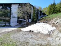 Hotel Jastreb in Begovo Razdolje mit Schnee