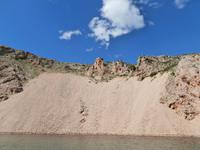 Blick in den Zrmanja-Fluss-Blick zum Pueblo