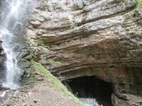 Wasserfall 30 m hoch in Zeleni Vir