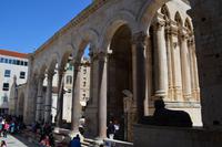 134 Split, Perestil mit Sphinx