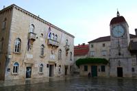 213 Trogir, Rathaus und Uhrturm