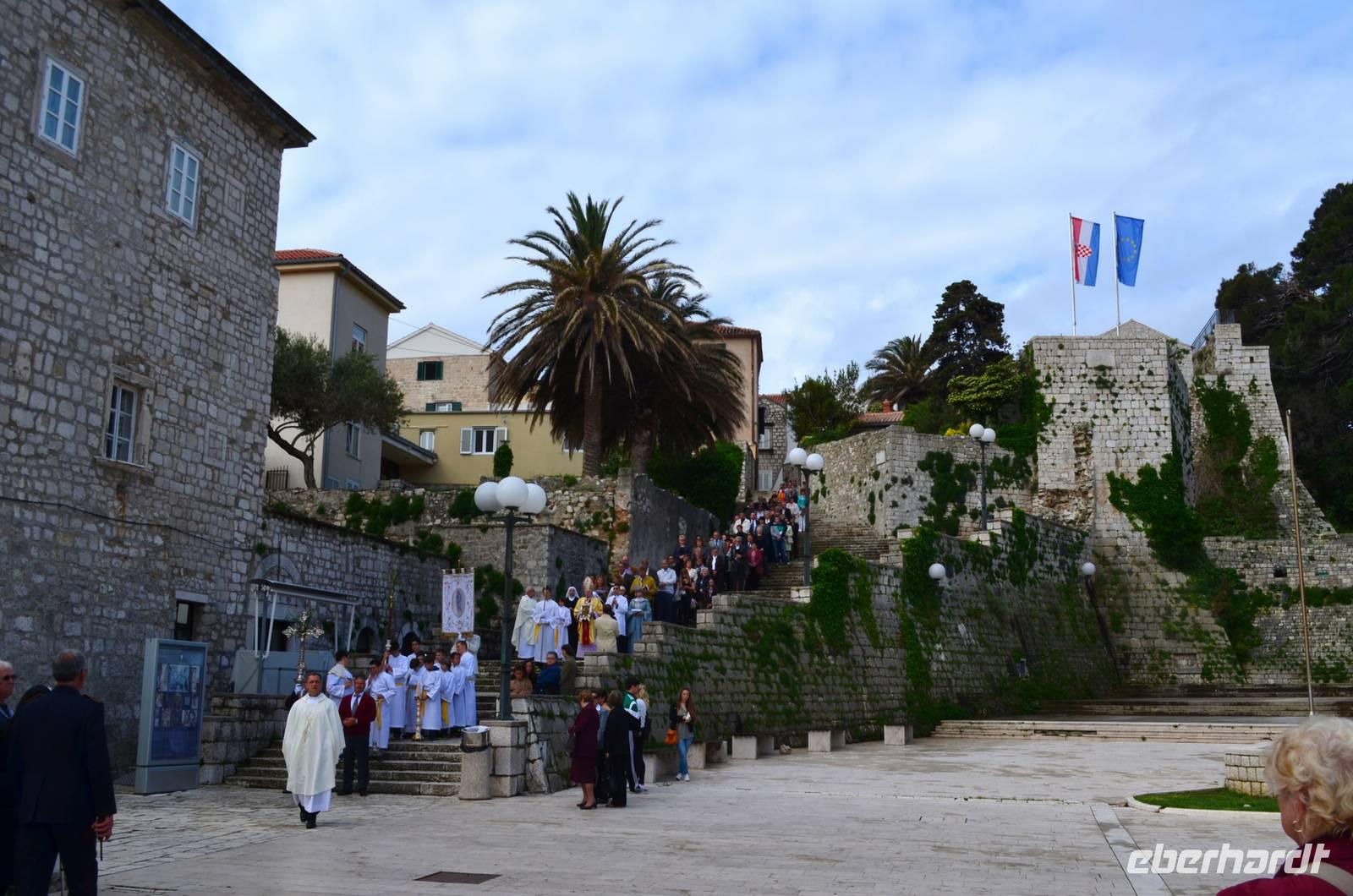 279 Rab, Prozesssion