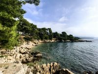 Natürlicher Strand auf der Insel Rab