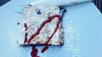 Singlereise Kroatien - Blaubeerstrudel im Restaurant in Fuzine