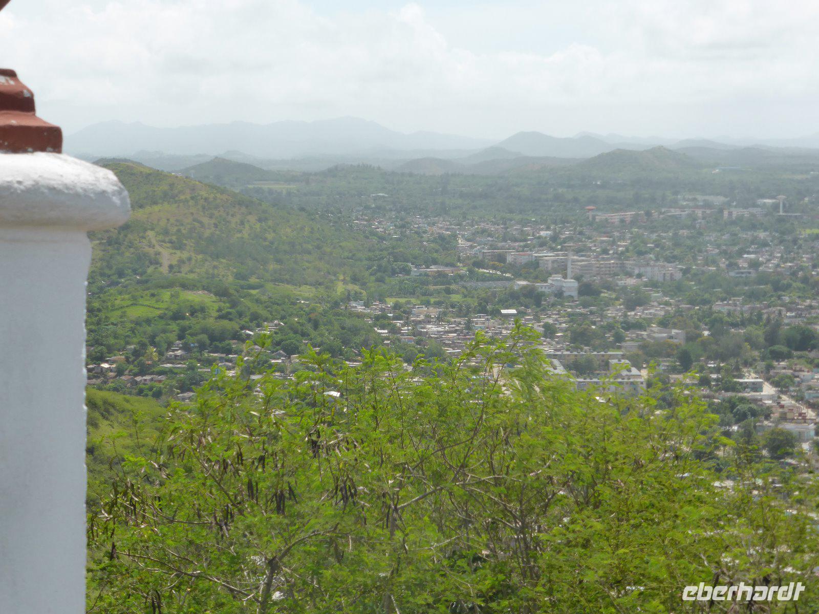 Holguin im Regenschleier