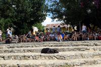 Rast auf der singenden Treppe mit Blick ins Internet
