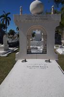 Ein mit leichten Anklängen an das Taj Mahal versehenes Grab erwartet man in Kuba zunächst nicht