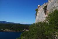 El Morro thront über der Einfahrt in die Bucht von Santiago