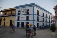 Unsere Bicitaxis und Che Guevara an der Plaza de los Trabajadores, Camagüey 