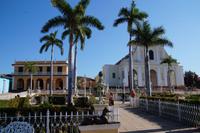 Museo Romántico und den Namen der Stadt gebende Kirche der Allerheiligsten Dreifaltigkeit (Santísima Trinidad), Trinidad