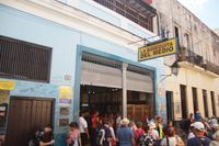 Eine der Bodegas, in denen Hemingway sich gerne aufhielt, ein Touristenmagnet, aber auch wir trinken hier unseren Mojito.