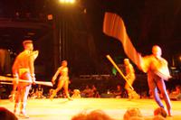 Ausdruckstanz: Der Sklavenaufseher schwingt seine Peitsche 