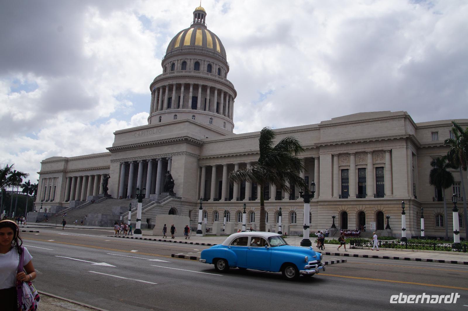 Oldtimer vorm Kapitol