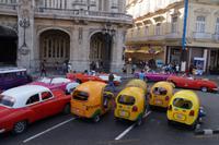 Tuktuk und Oldtimer 