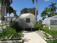 Fidels Grab in Santiago de Cuba