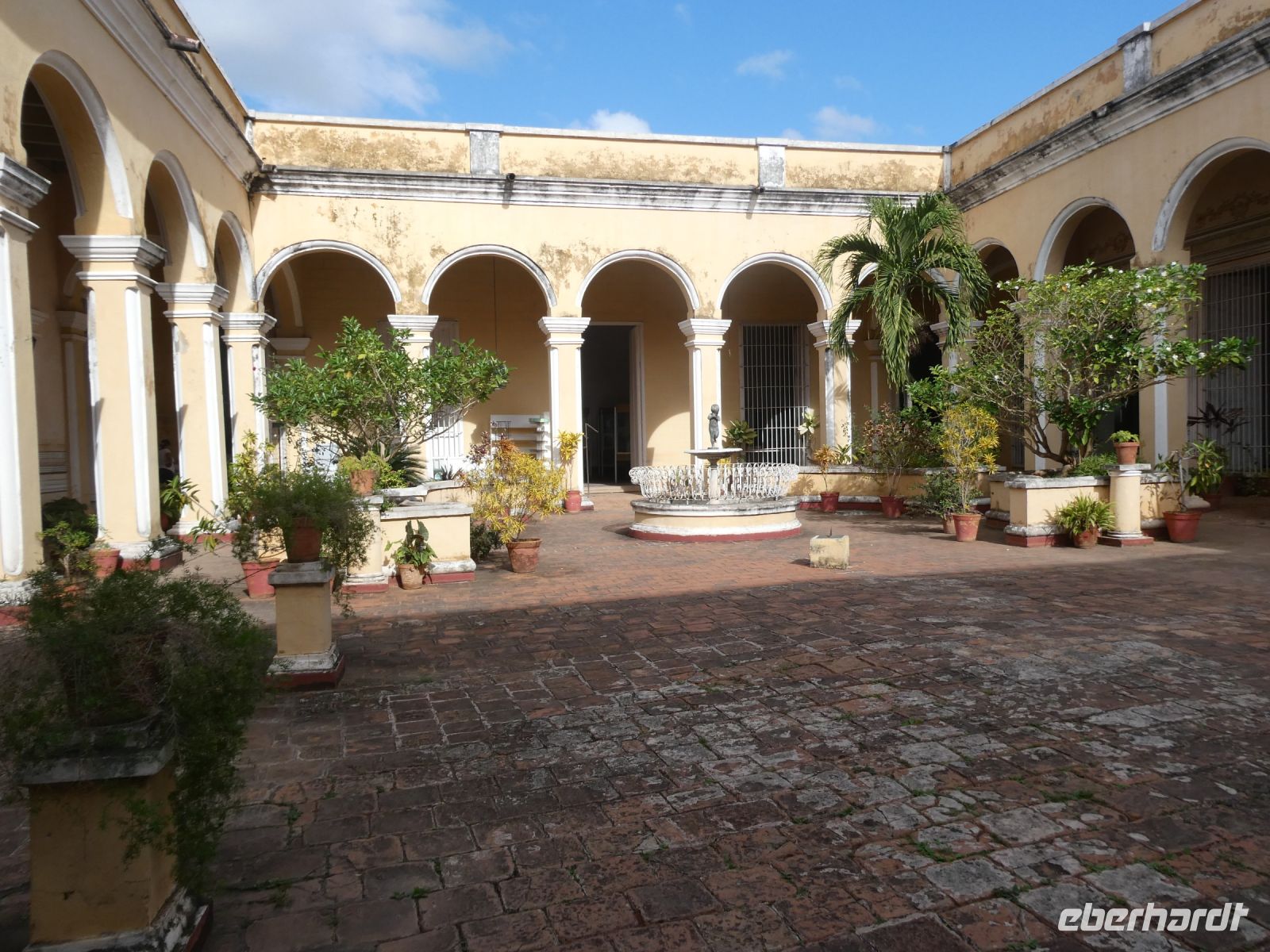 im Innenhof des Palacio Cantero