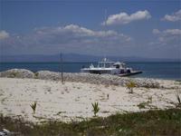 Katamaran am Anleger von Cayo Blanco