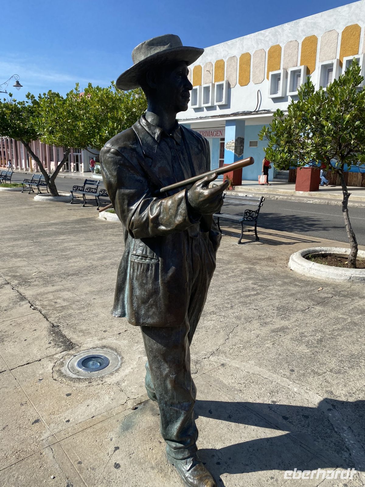 Benny Moré spaziert durch Cienfuegos