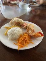 Auf dem Katamaran wurden wir mit frischen Langusten verwöhnt