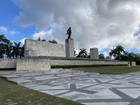 Che trotzt den Gewitterwolken