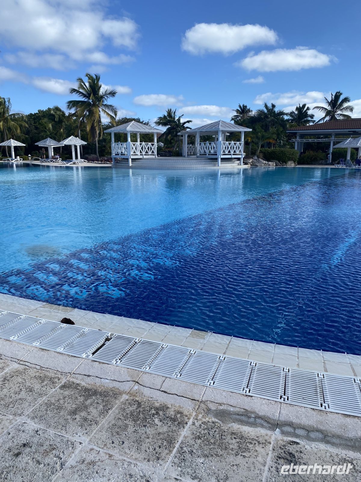 Poollandschaft des Hotels