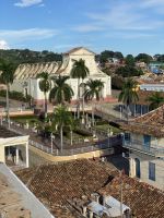 Hauptplatz und Trinitatis-Kirche