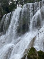 Der Wasserfall ist beindruckend