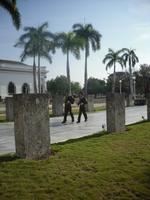 Wachablösung am Grab von José Marti