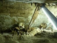 057 In den Katakomben