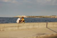 kubanische Liebespaar am Malecón