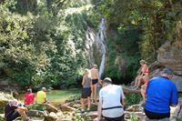 Am Wasserfall in den Bergen der Sierra del Escambray