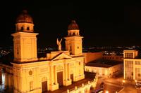 Santiago de Cuba - Parque Cespedes - bei Nacht