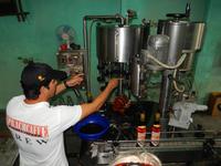 in der Rumlikör-Fabrik