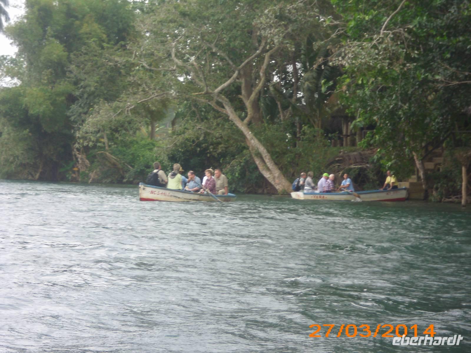 Bootsfahrt auf dem Rio Tao