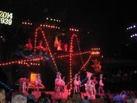 Abendveranstaltung im Freiluft-Kabarett 