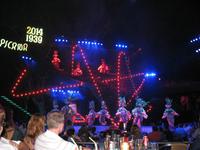 Abendveranstaltung im Freiluft-Kabarett 