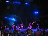 Abendveranstaltung im Freiluft-Kabarett 