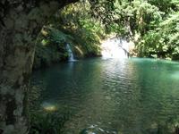 Bad in einem natürlichen Wasserbecken im Guanayara Naturpark