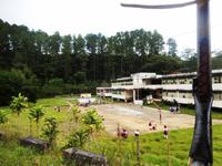 kubanische Schule im Regenwald