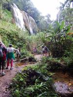 über Stock und Stein zum Wasserfall