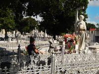 Betende Frauen am Grab der Wundertätigen