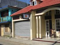 ... der Eingang zum Hotel