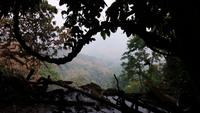 Blick von der oberen Wasserfall Kaskade ins Land 