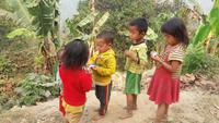 zu Besuch in einem Dorf der Hmong 
