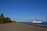 Unser Schiff - die Norwegian Sun im Hafen von Puntarenas