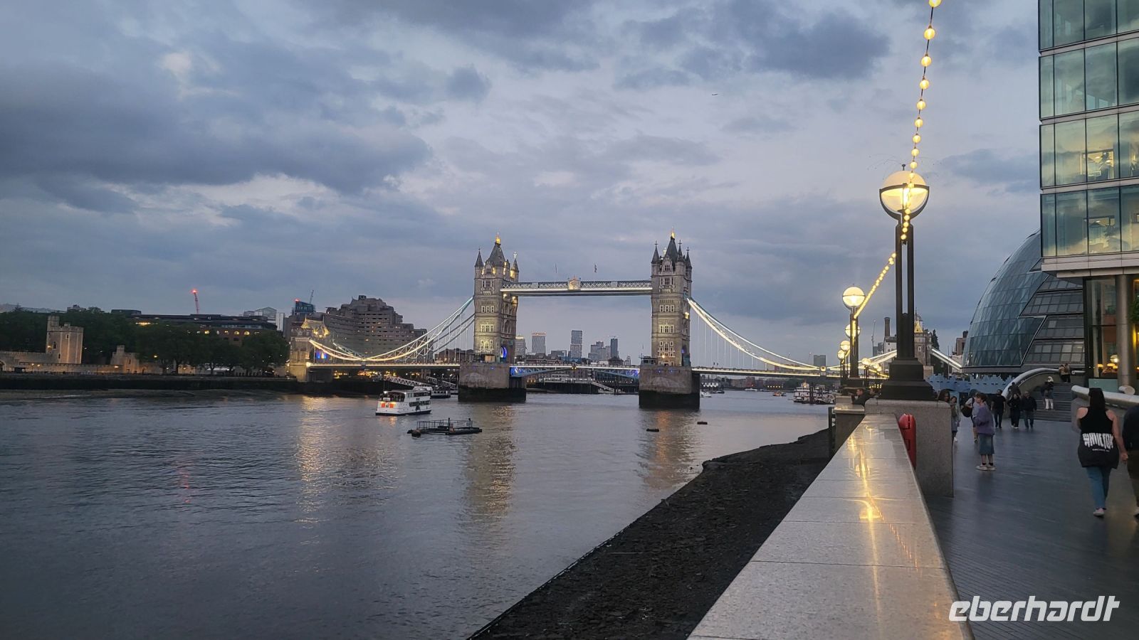 06 – London, Tower Bridge bei Sonnenuntergang