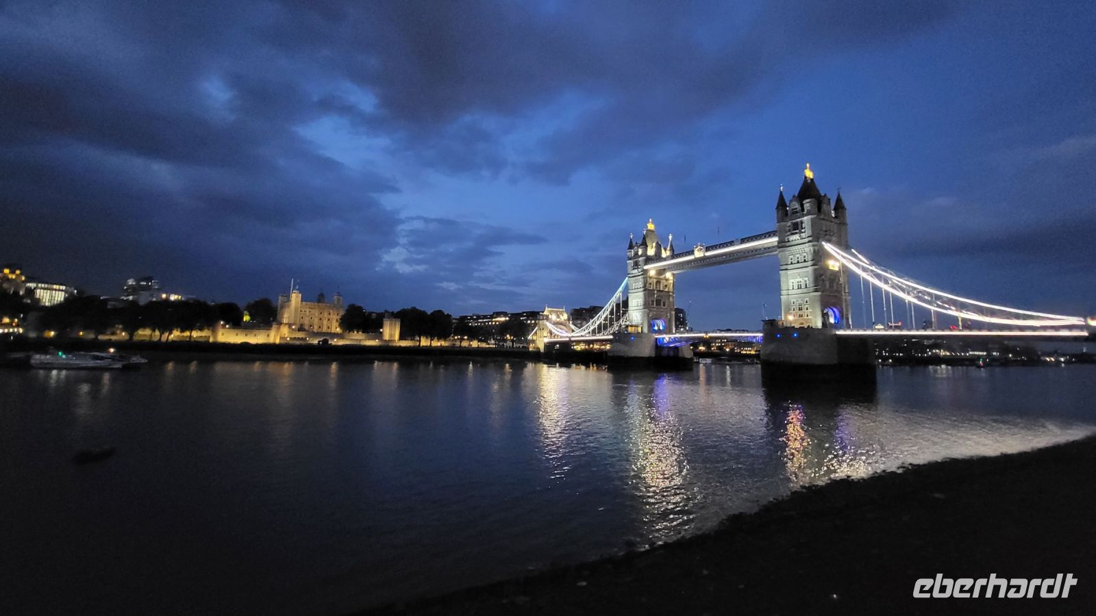 09 – London, Tower Bridge bei Nacht