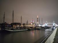 The Shard und Tower Bridge bei Nacht
