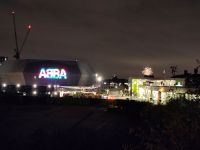 Die ABBA-Arena und ein Feuerwerk (zu welchem Anlass auch immer, ist ein paar km weg) 