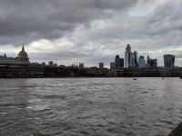 St. Paul's und Wolkenkratzer